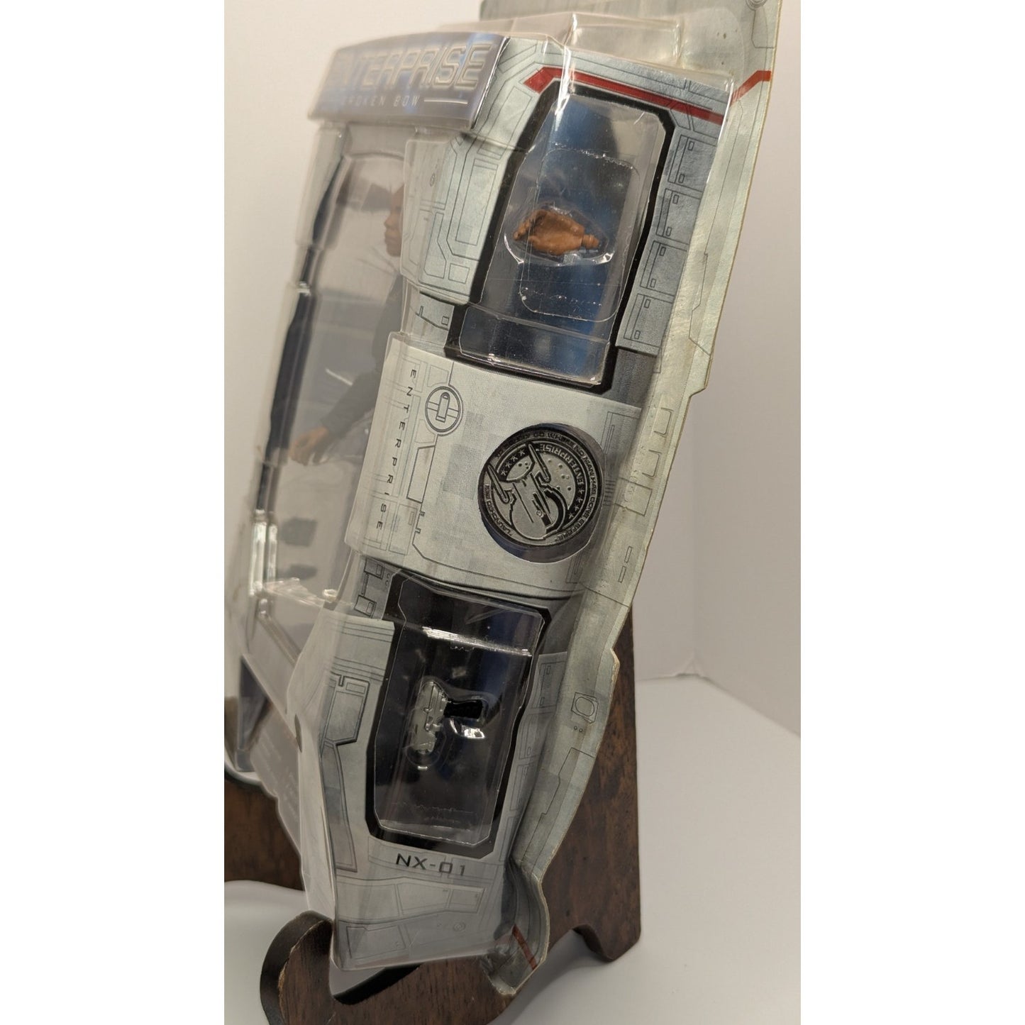 Star Trek Enterprise Broken Bow Ensign TRAVIS MAYWEATHER Figure Art Asylum 2002