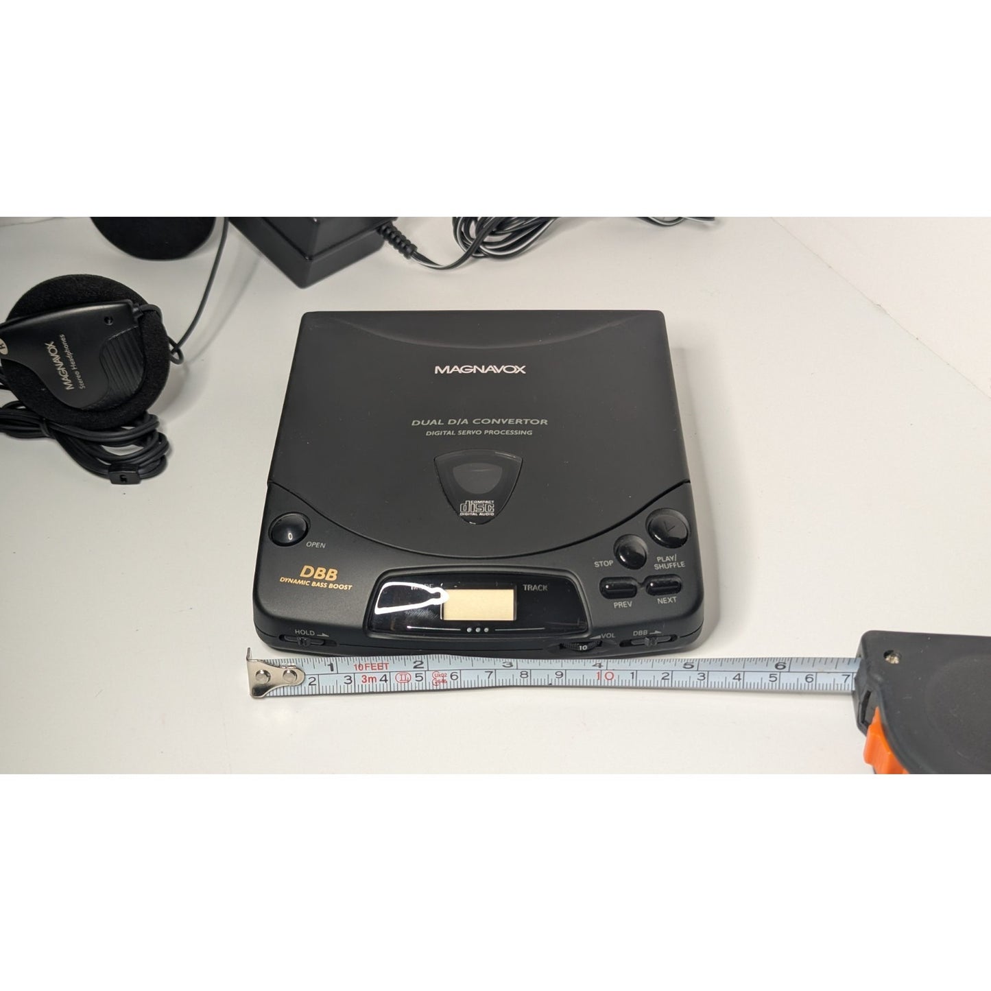 1996 Magnavox AZ-6832CS Portable CD Player With AC Adaptor/Headphones Works Great!