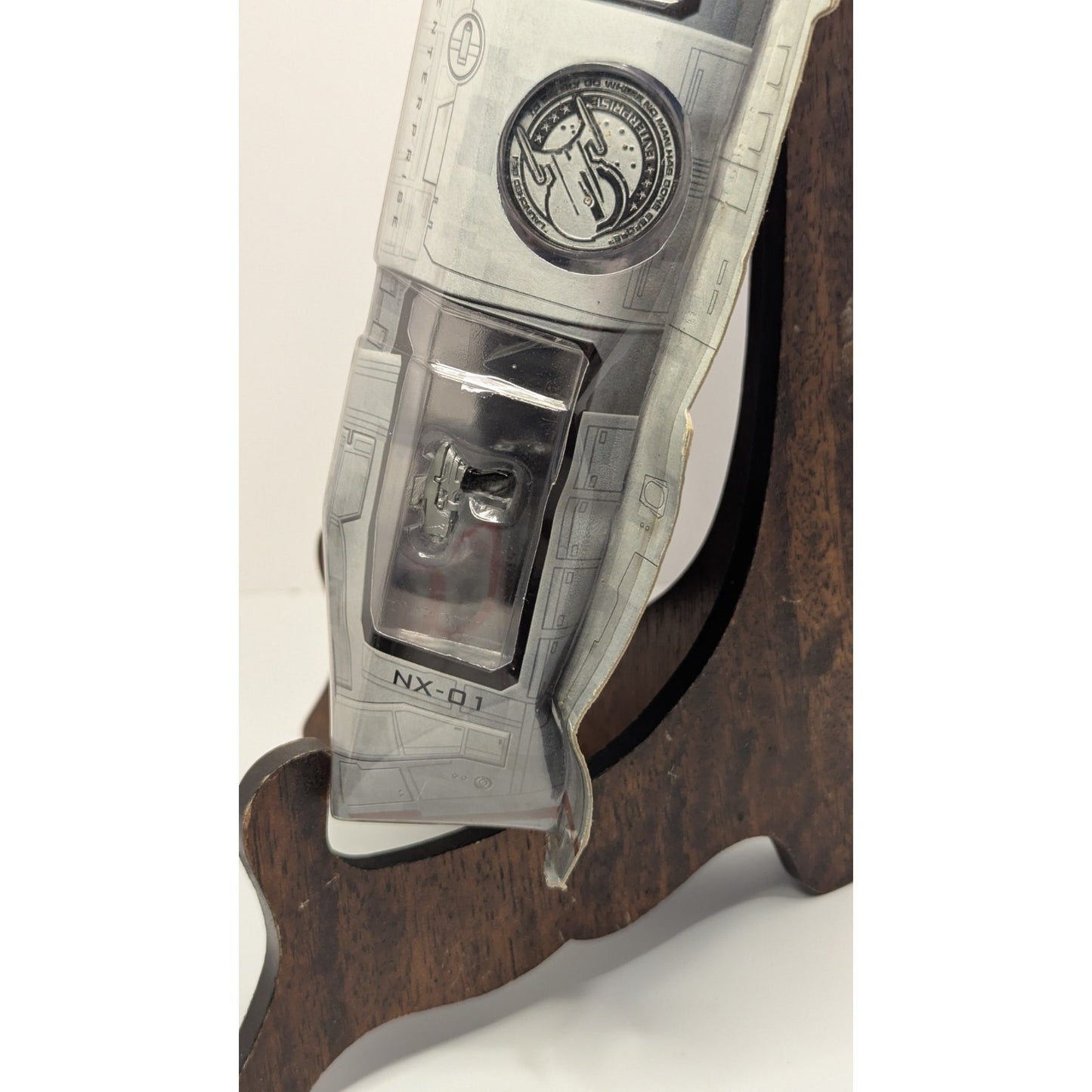 Star Trek Enterprise Broken Bow Ensign TRAVIS MAYWEATHER Figure Art Asylum 2002