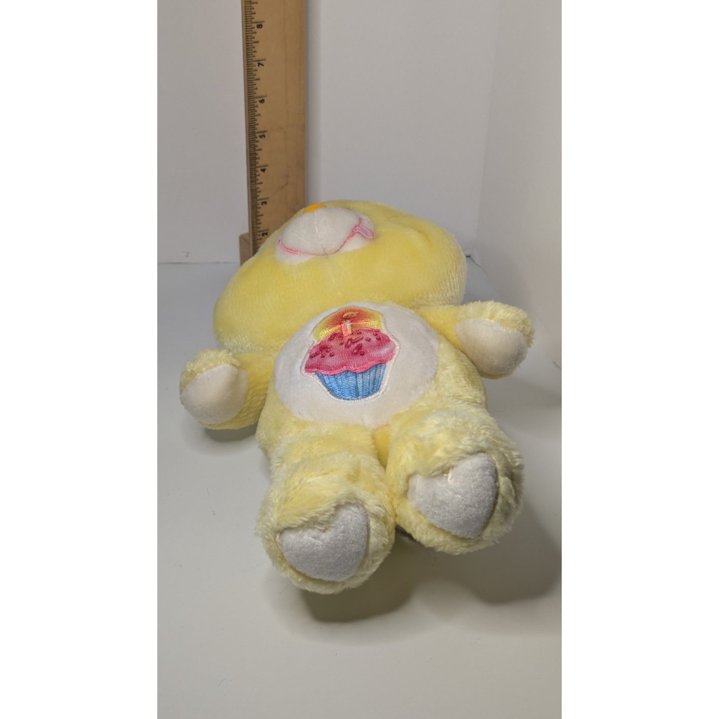 Vtg 1983 Kenner Care Bear Birthday Bear Plush Cupcake Belly Badge Yellow