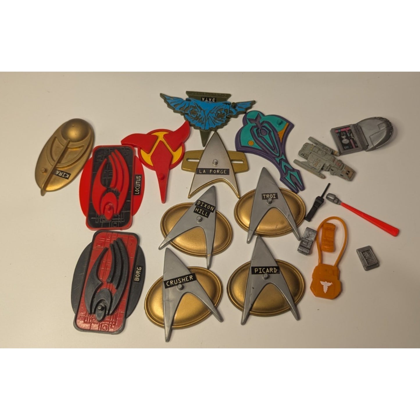 STAR TREK The Next Generation Collectors Case + Lot of 11 Figures w/Accessories