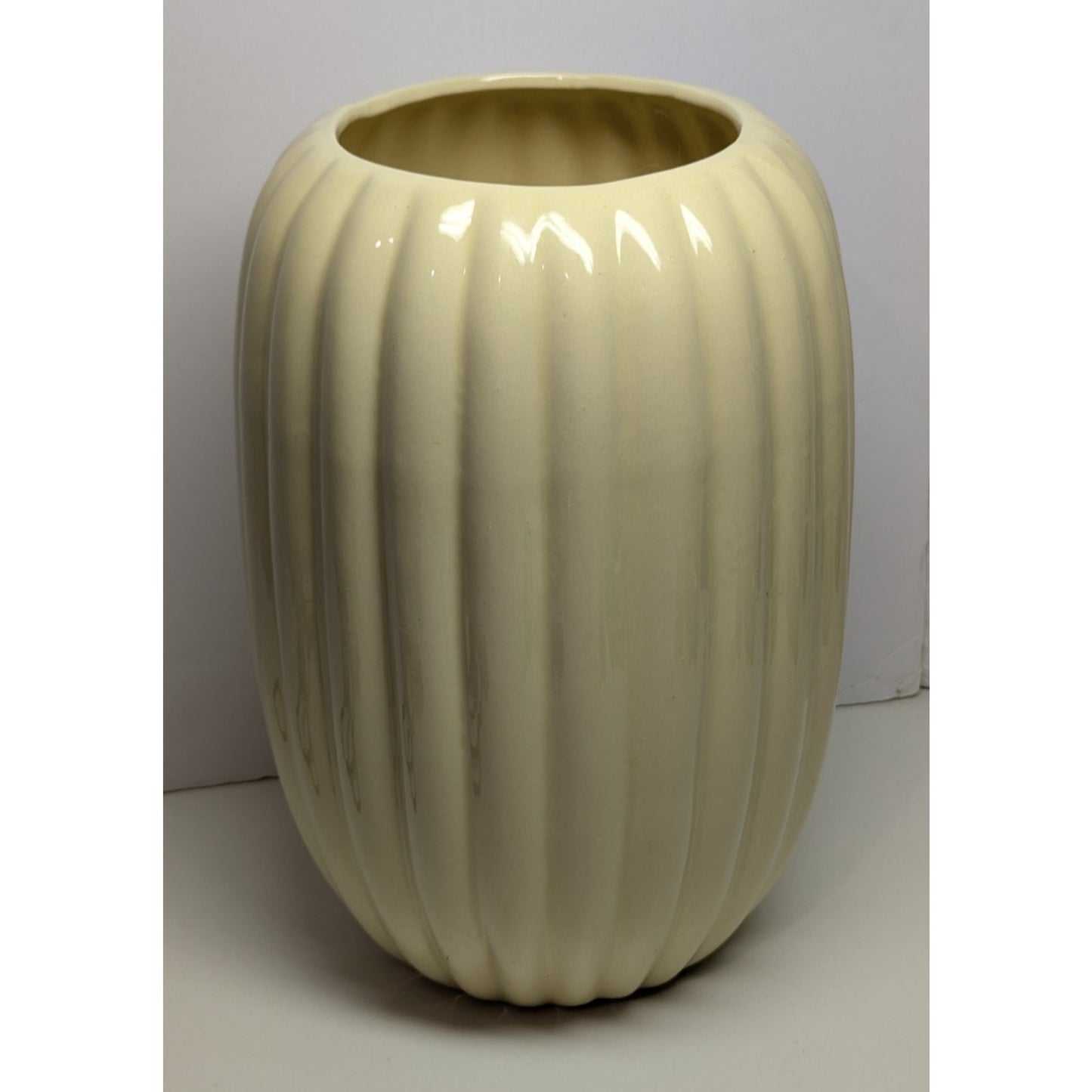 Haeger 11.25" Cream Ribbed Vase # 8434 Mid Century Modern USA Stamped