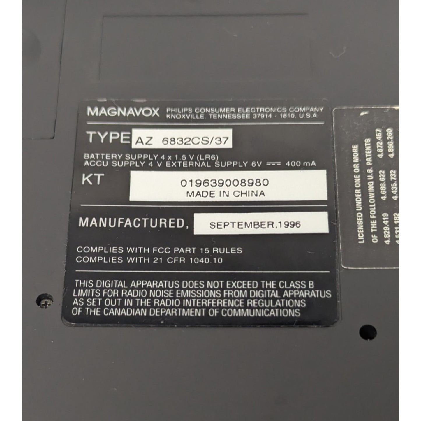 1996 Magnavox AZ-6832CS Portable CD Player With AC Adaptor/Headphones Works Great!