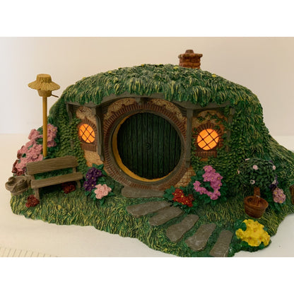 2001 Dept 56 Lord of the Rings Bag End Light Up Hobbit House Only Small Repair