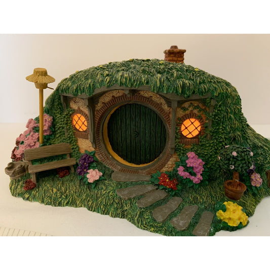 2001 Dept 56 Lord of the Rings Bag End Light Up Hobbit House Only Small Repair