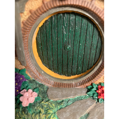 2001 Dept 56 Lord of the Rings Bag End Light Up Hobbit House Only Small Repair