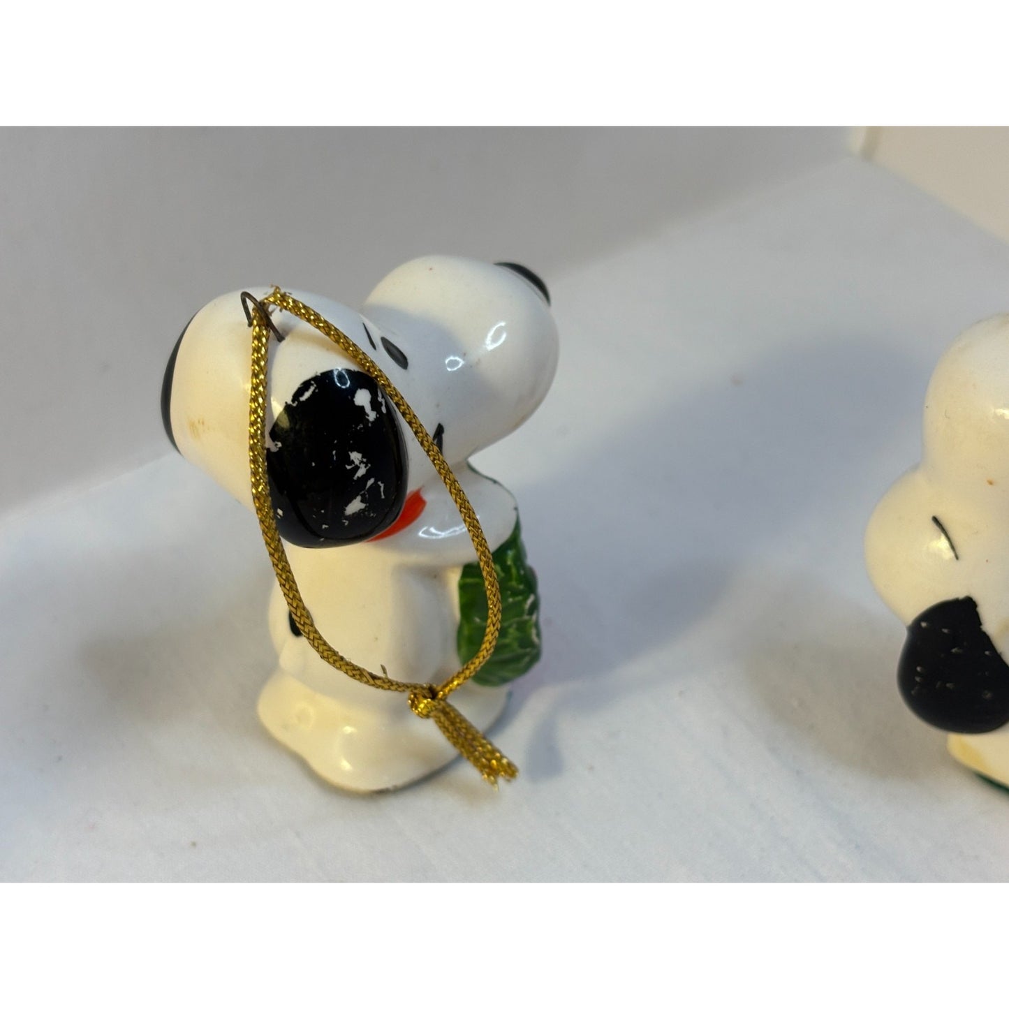 Two Vintage Snoopy Peanuts Ceramic Christmas Gift Present Wreath Ornaments Japan