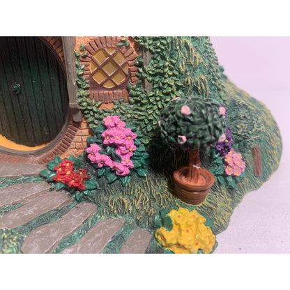 2001 Dept 56 Lord of the Rings Bag End Light Up Hobbit House Only Small Repair