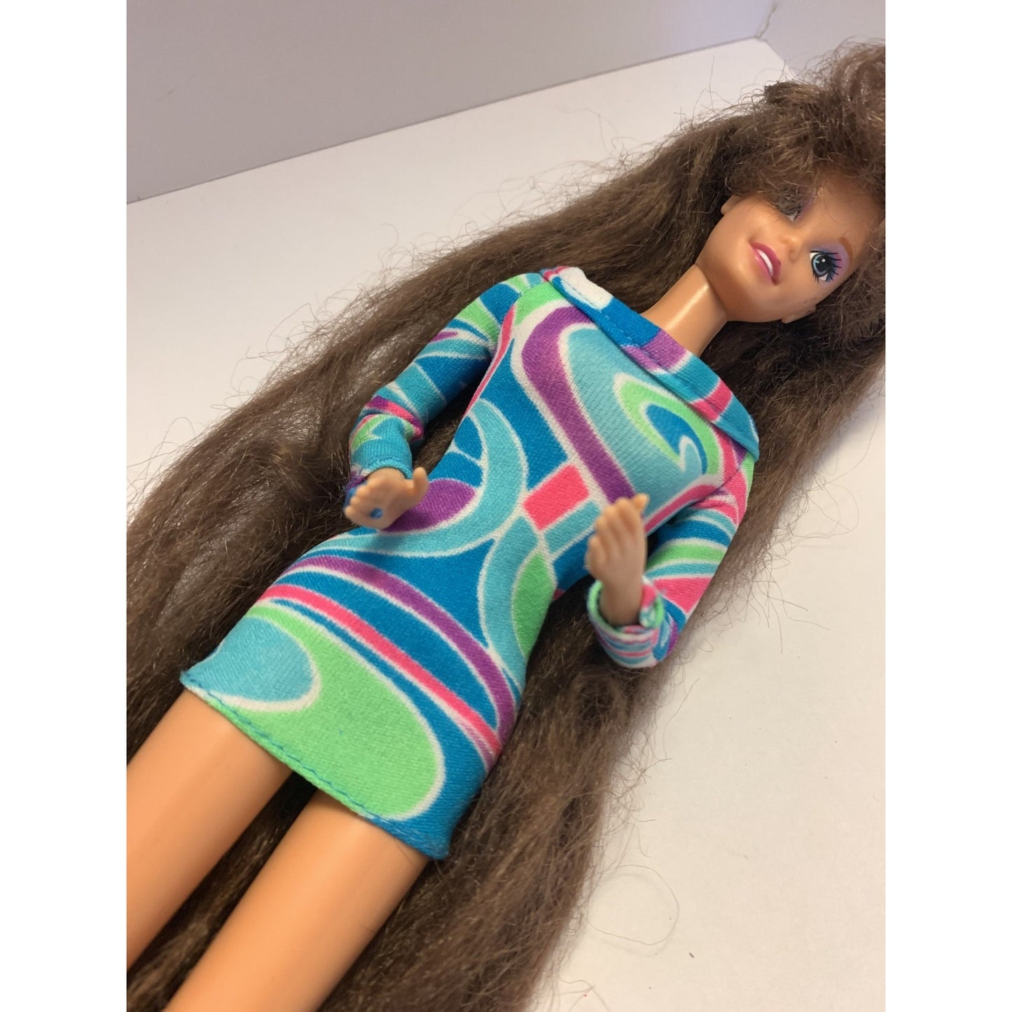 Mattel Totally Hair Barbie 1991 Brunette Long Hair w/ Outfit & Ring 1117