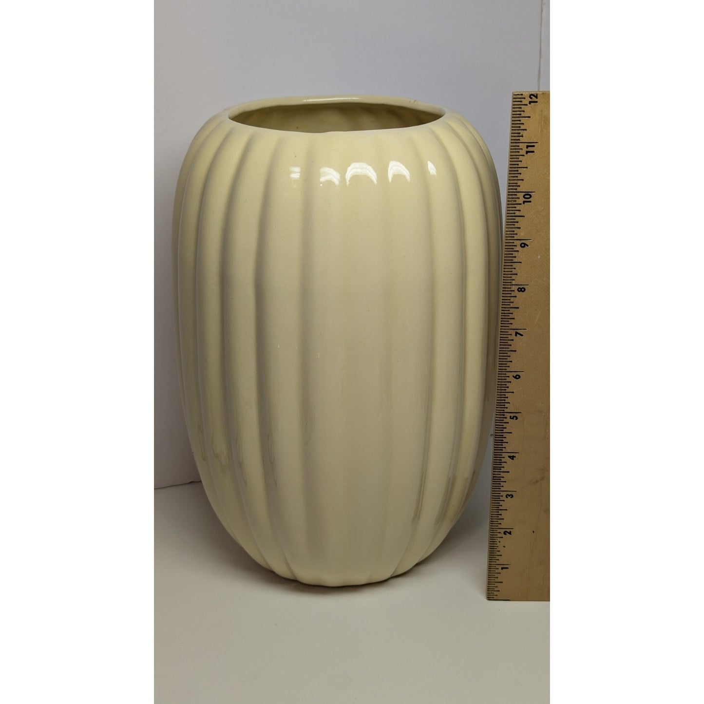 Haeger 11.25" Cream Ribbed Vase # 8434 Mid Century Modern USA Stamped