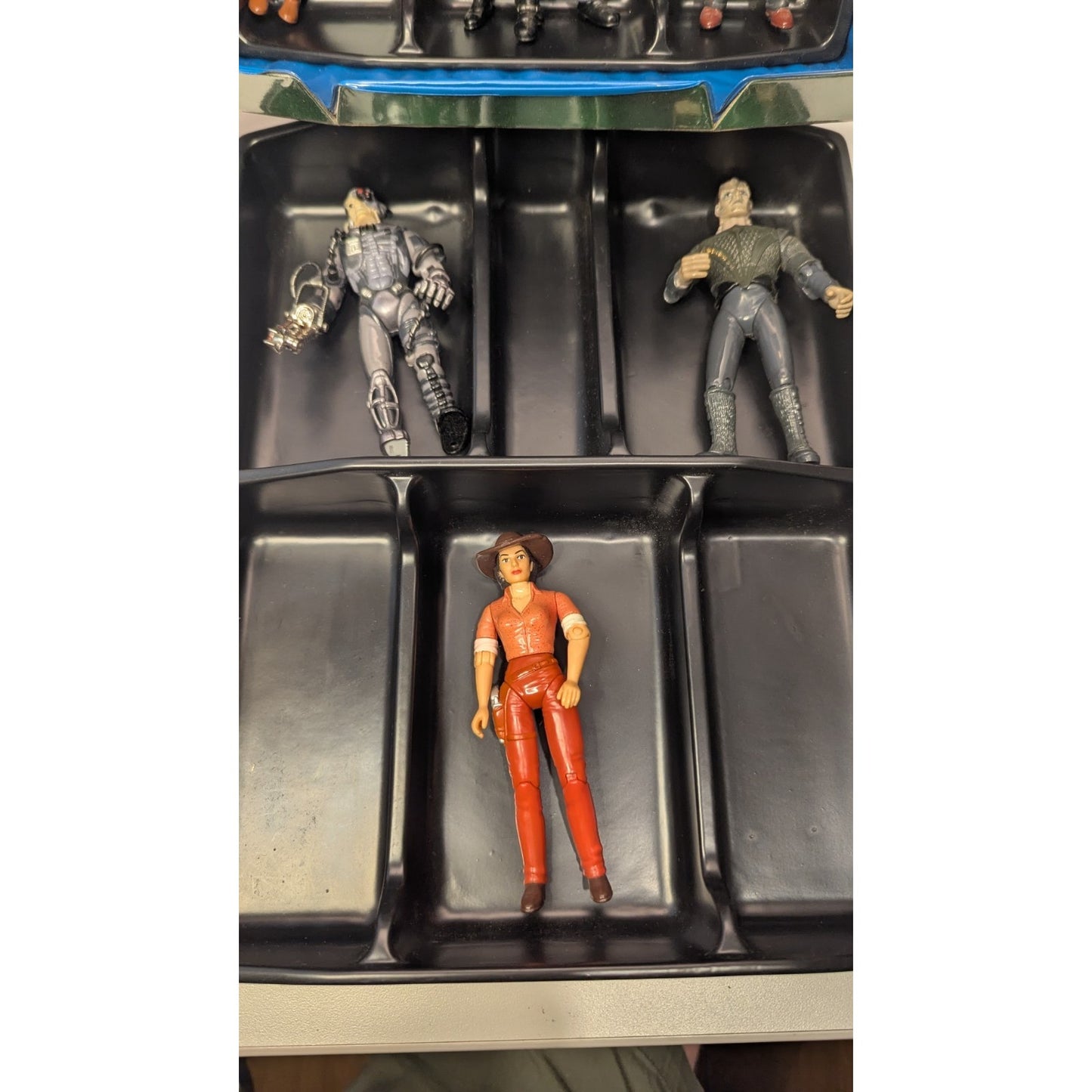 STAR TREK The Next Generation Collectors Case + Lot of 11 Figures w/Accessories
