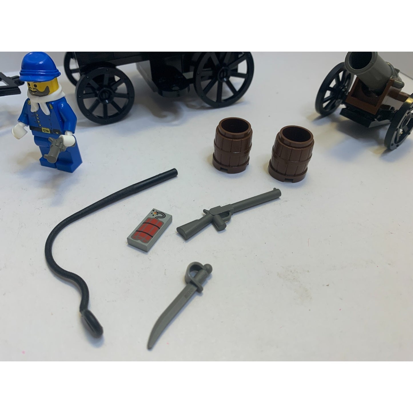 Vtg 1996 LEGO Western Covered Weapons Wagon 6716 Missing 1 Piece