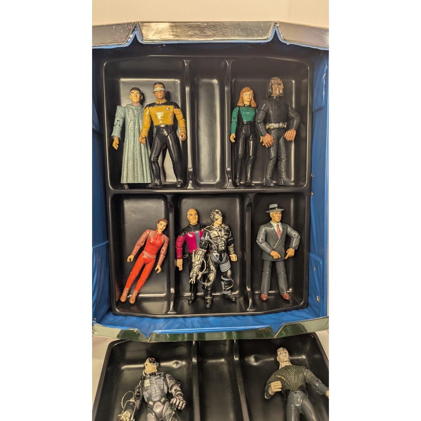 STAR TREK The Next Generation Collectors Case + Lot of 11 Figures w/Accessories