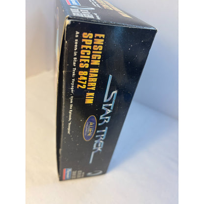 1998 Playmates Star Trek Voyager Alien Series Ensign Harry Kim Species 8472 Open