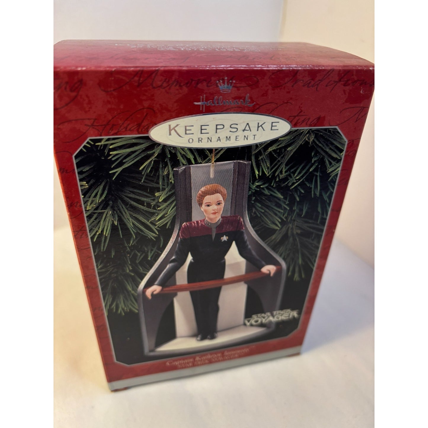 Hallmark Star Trek Voyager Captain Kathryn Janeway Keepsake Ornament 1998 New