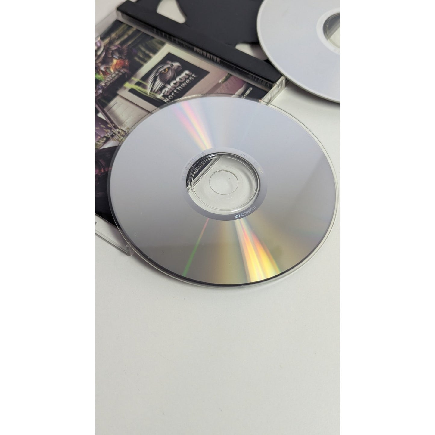 Aliens Versus Predator 2 (PC, 2001) Game and Case with CD Key