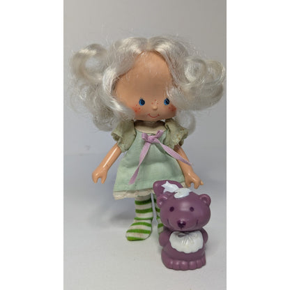 Vintage 1983 Strawberry Shortcake Angel Cake w/ Pet Soufflé Skunk Kenner