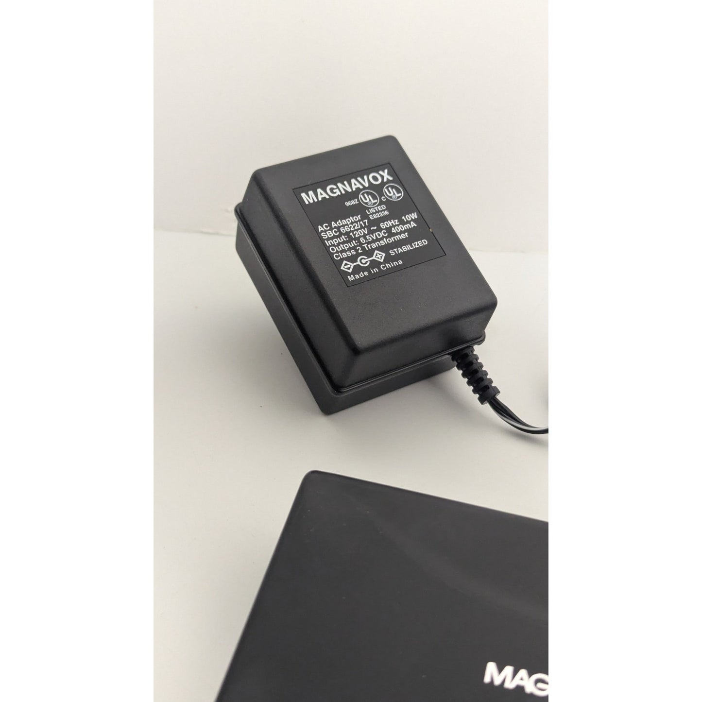 1996 Magnavox AZ-6832CS Portable CD Player With AC Adaptor/Headphones Works Great!