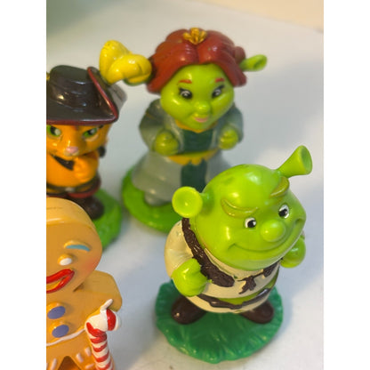 Shrek 2006 DWA MGA Lot of 10 Mini Figurines 20 Cups & Case Complete Game RARE