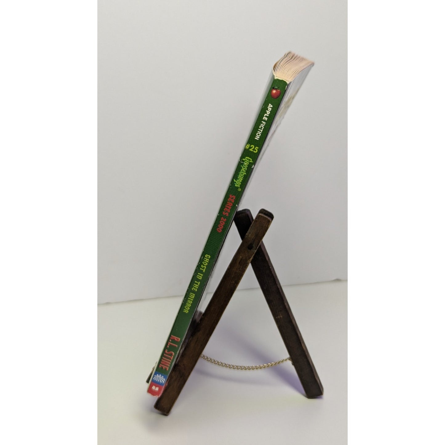 Goosebumps Series 2000 #25 Ghost in the Mirror R.L. Stine Paperback Book